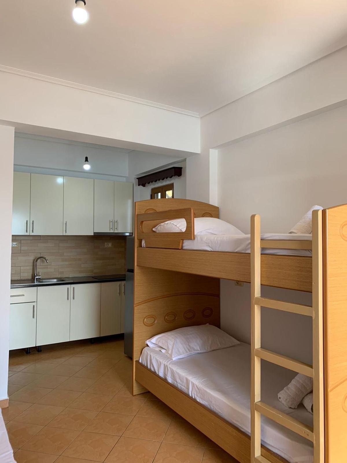 Sea La Vie Anesti Appartement Borsh